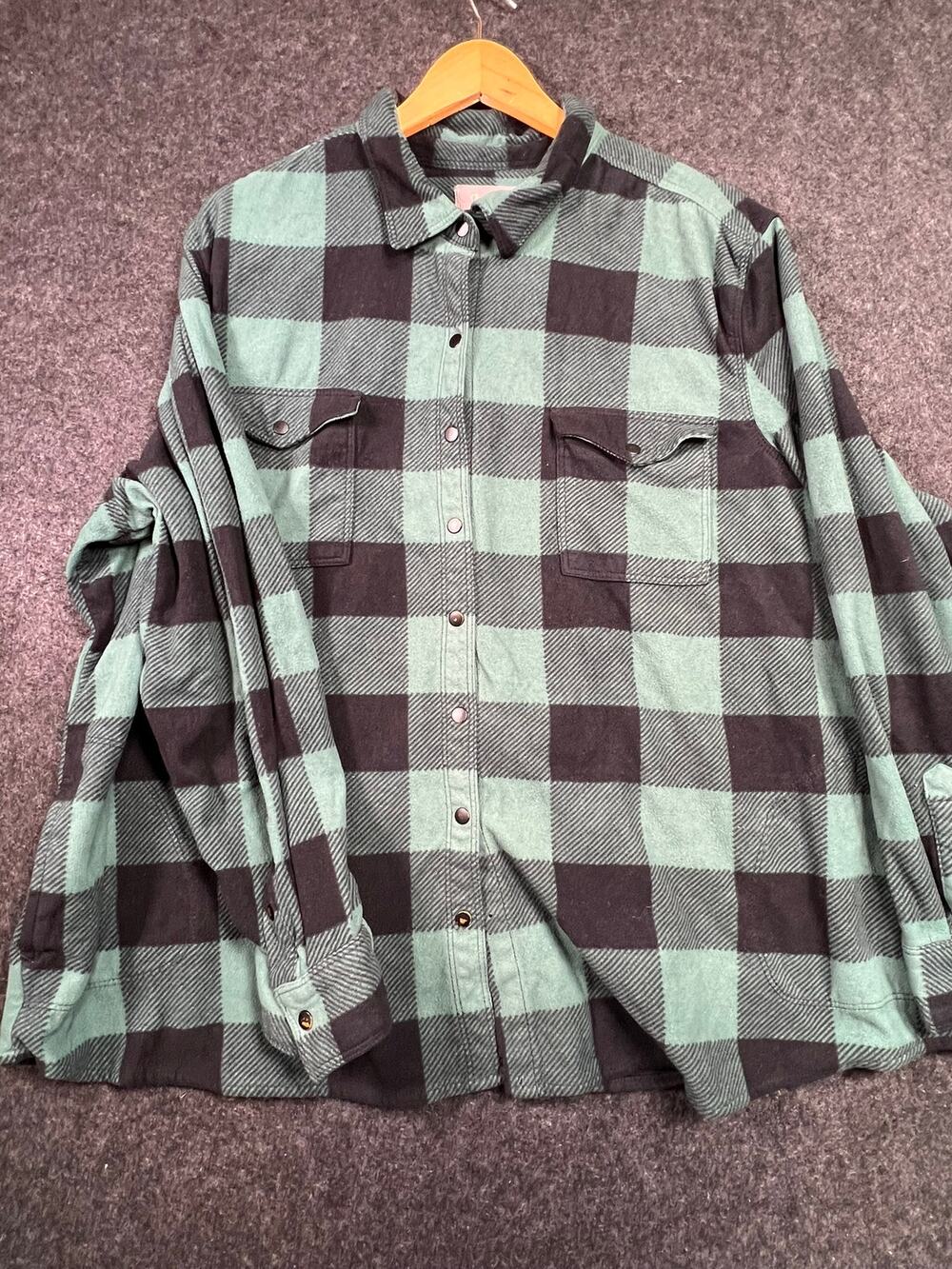 Natural Reflections Men’s 2x Green/Black Plaid Long Sleeve Collared Button-Up